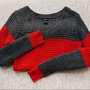❤️ RED AND GREY SWEATER